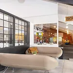 Cozy 2-person Apartment- Type 8 ブラーバンド